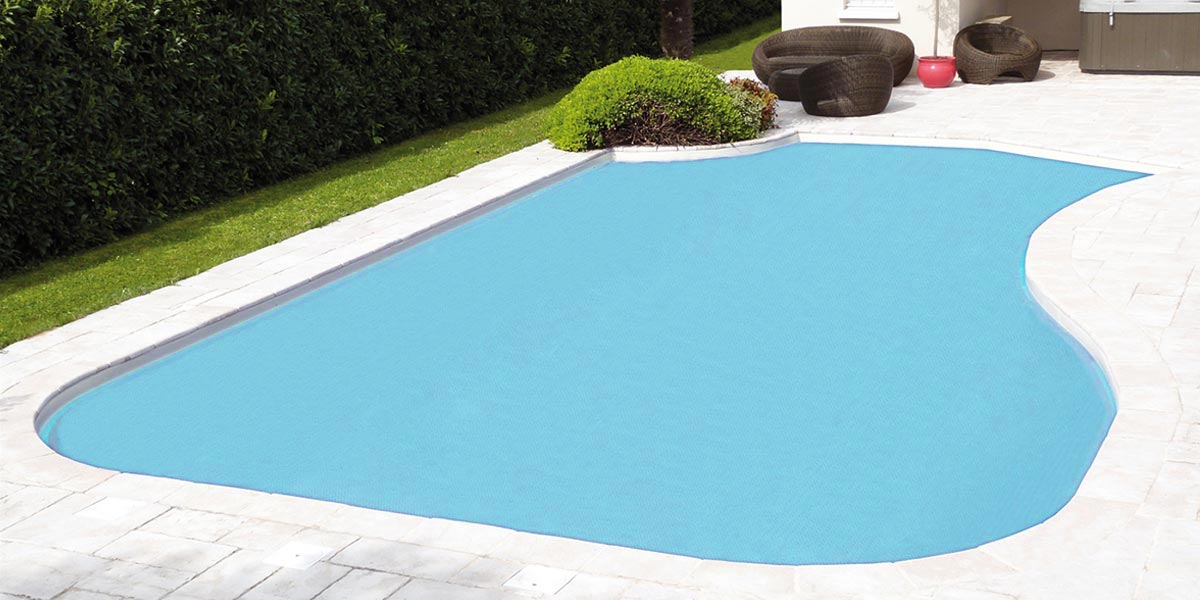 Bâches à bulles pour piscine Laghetto, qualité translucide et bordée.